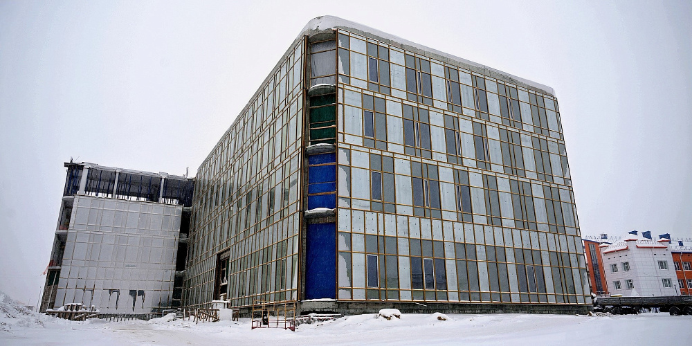 Новое медоборудование начали закупать для строящейся поликлиники Нового Уренгоя