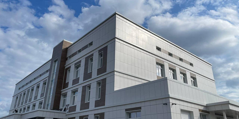 В Коротчаево продолжается строительство новой участковой больницы